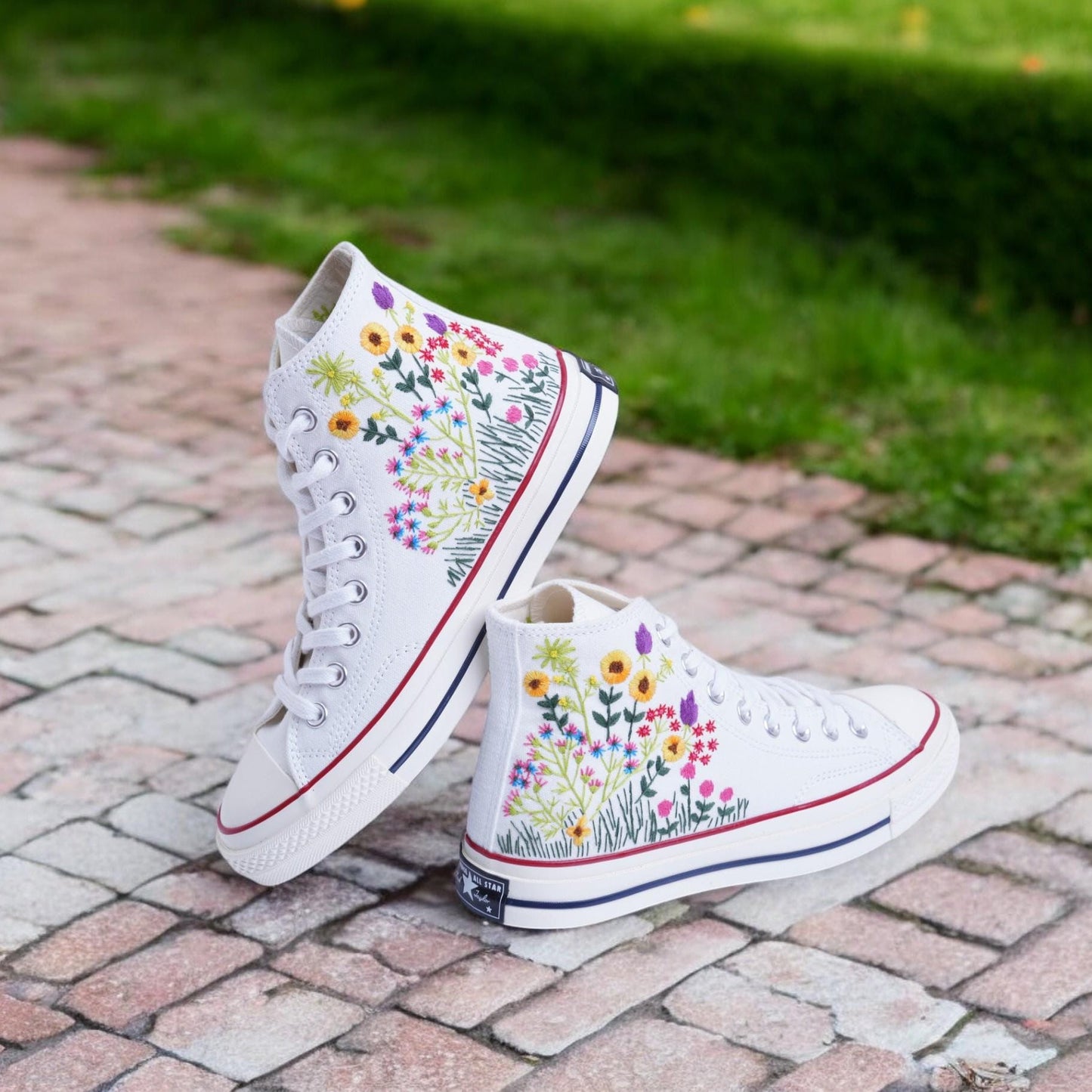 Converse Custom Floral Embroidery, Gift for Best Friend, Converse Custom Name, Floral Embroidered Sneakers Custom, Best Friend Gifts