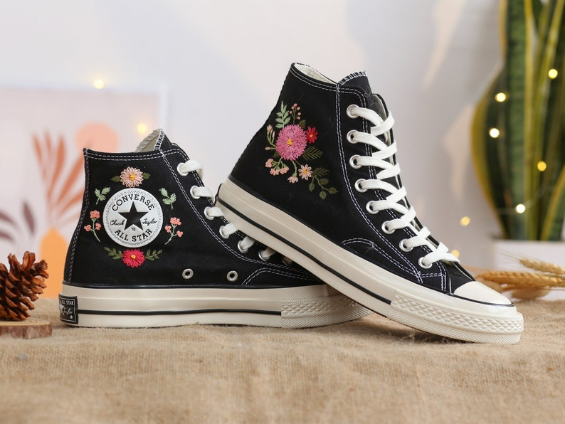 Custom Wedding Sneakers Platform, Pink Flower Embroidered Converse, Daisy Embroidery Bridal Sneakers, Personalized Bride Shoes Wedding