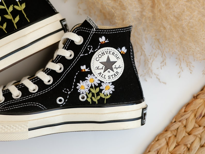 Custom Embroidered Converse High Tops, Daisy Flower Embroidered Converse, Custom Converse Chuck Taylor 1970 Embroidered Daisy Flower and Bee