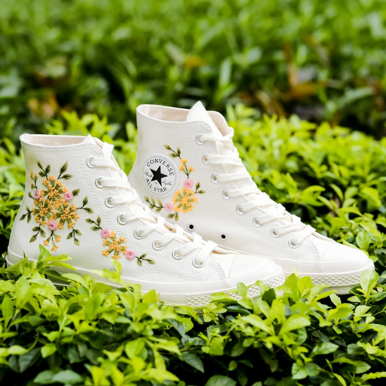 Embroidered Wedding Converse, Bridal Flowers Embroidered Sneakers for Bride, Sunflower Embroidery Shoes for Bride, Wedding Gift for Couple