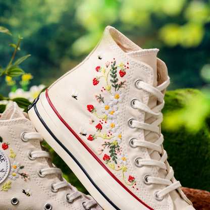 Embroidered Converse, Strawberry Embroidered Shoes for Women, Daisy and Strawberry Embroidery Converse, Kawaii Gift, Strawberry Gift for Her