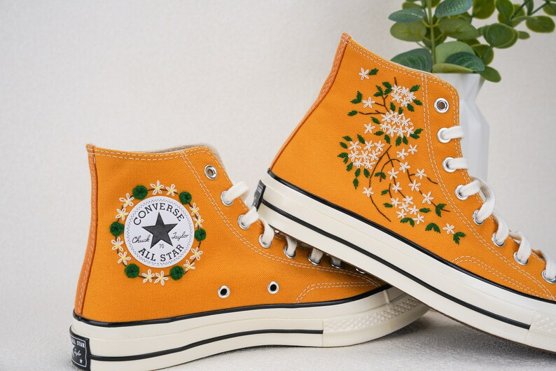 Small Wild Daisy Flowers Hand Embroidery Converse Shoes, Handmade And Customizable, Converse Chuck Taylor 1970s