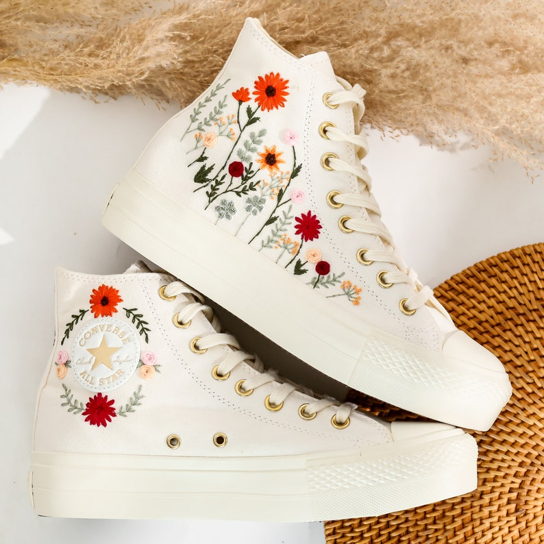 Wedding Sneakers Platform for Bride, Bridal Flower Embroidered Converse Platform, Name and Date Embroidered Shoes, Personalized Bridal Shoes