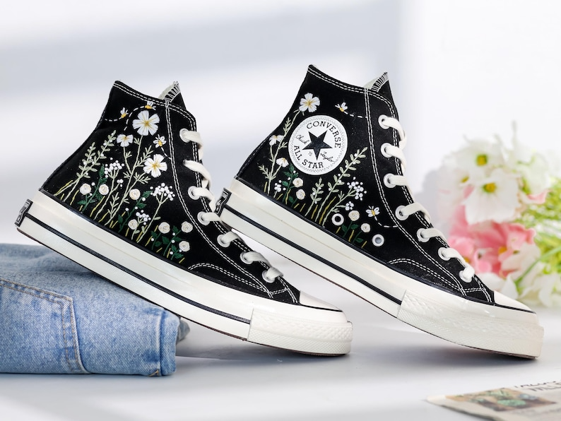 Custom Converse Chuck Taylor Daisy Embroidered Converse Shoes, Garden Flower Embroidered Sneaker, Embroidery Floral Shoes, Gifts for Her