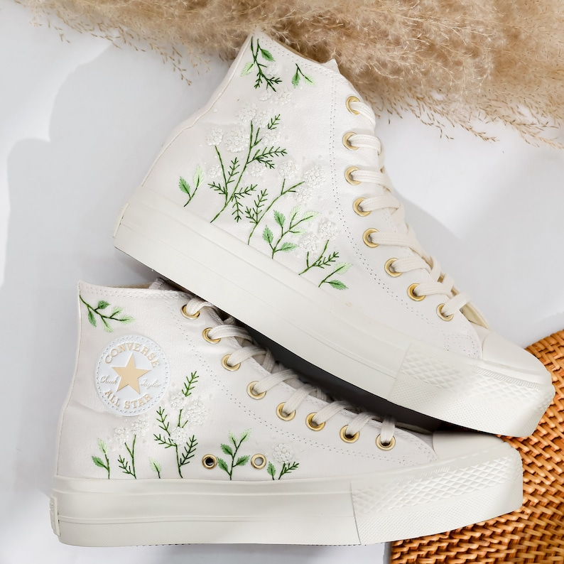 Wedding Converse Platform Embroidered Flower, White Flower Embroidered Shoes Custom, Bridal Flower Embroidery Shoes for Bride, Wedding Gift