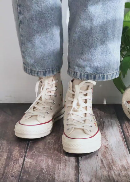 Embroidered Converse, Strawberry Embroidered Shoes for Women, Daisy and Strawberry Embroidery Converse, Kawaii Gift, Strawberry Gift for Her